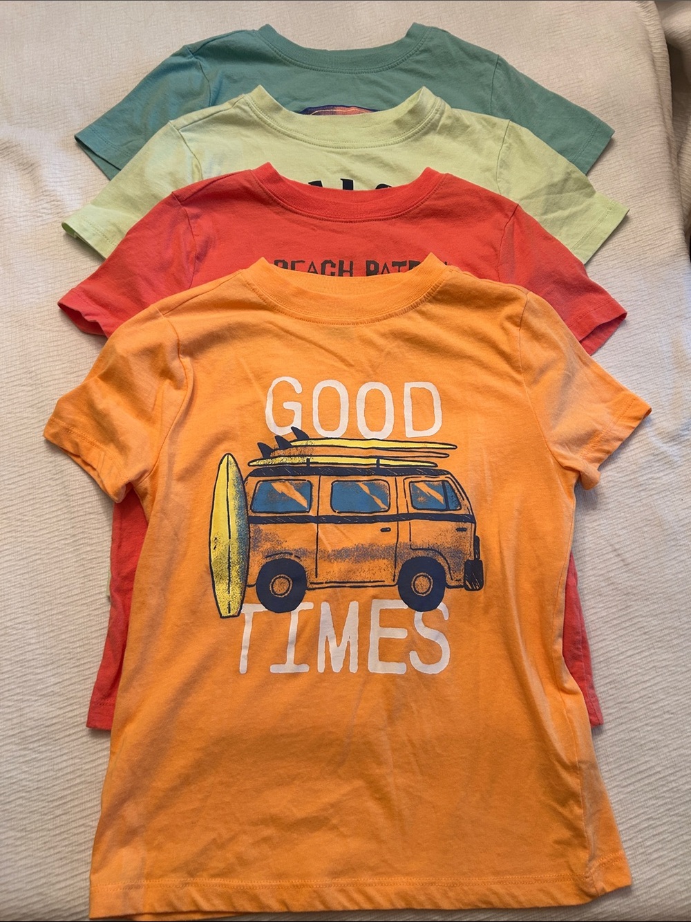 OshKosh bundle of 4 kids t-shirts size small (6-7)